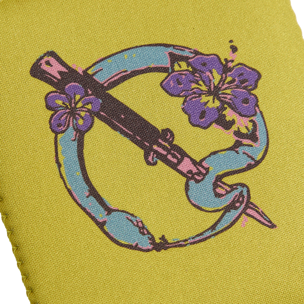 Q Tiki Koozie Detail